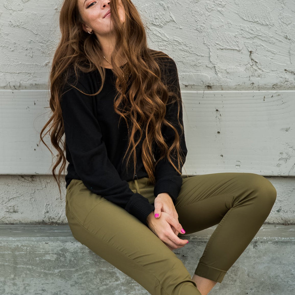 
                  
                    DT UPTOWN Lightweight Joggers in Olive Green - Yoru Says
                  
                