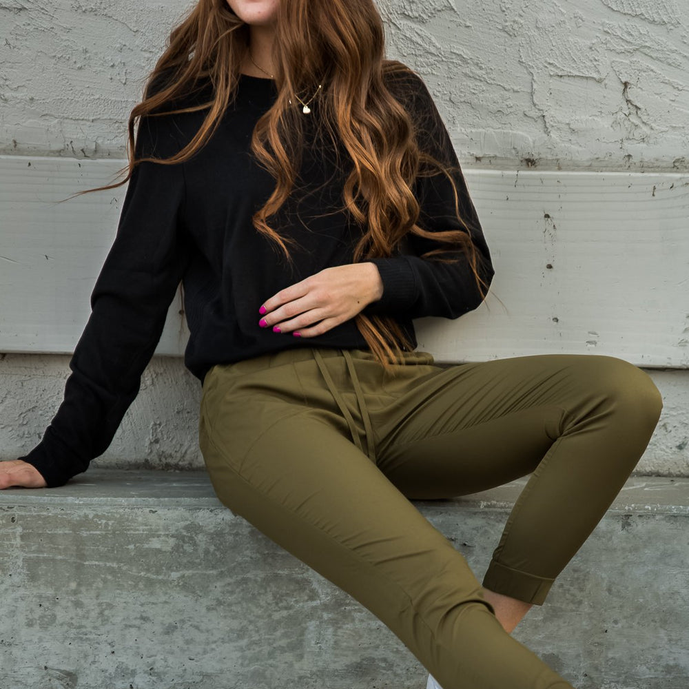 
                  
                    DT UPTOWN Lightweight Joggers in Olive Green - Yoru Says
                  
                