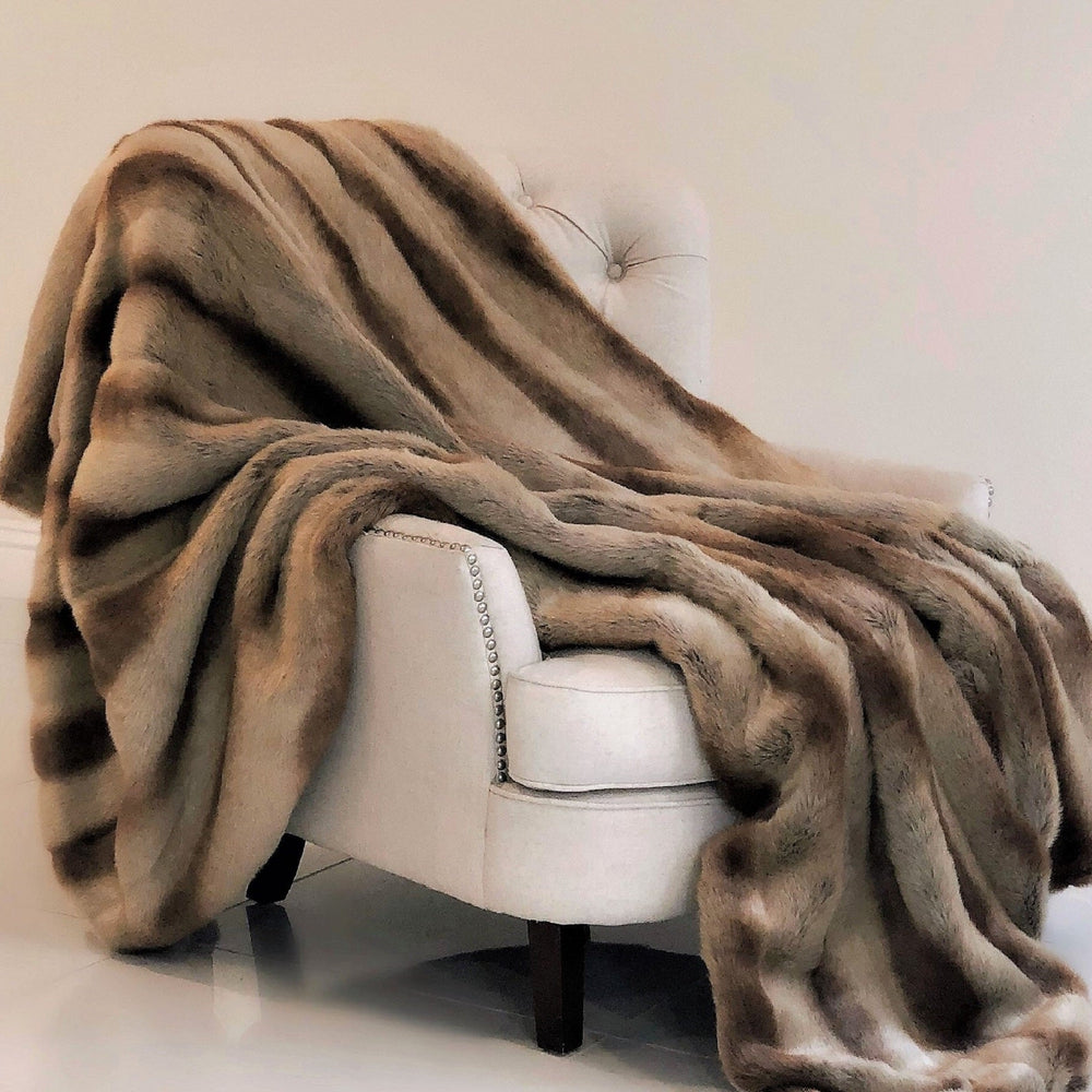 Sheared Faux Chinchilla Luxury Throw - Yoru Says