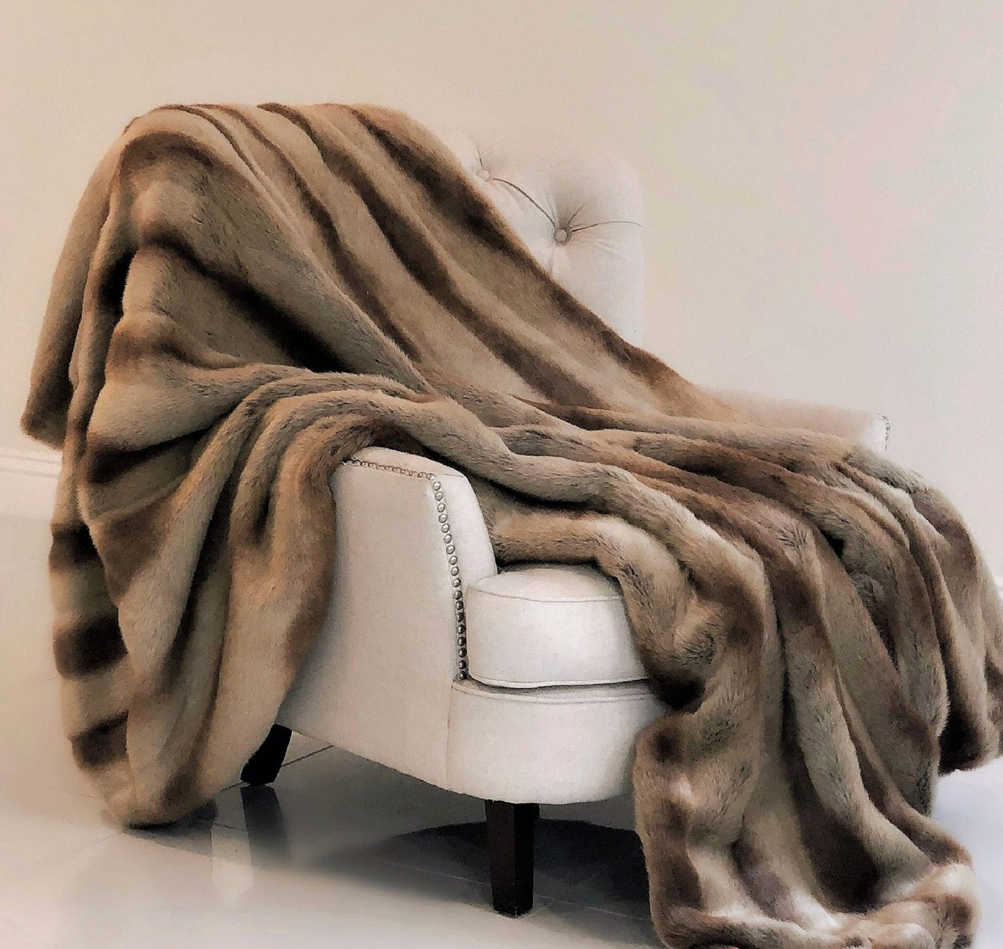 Sheared Faux Chinchilla Luxury Throw - Yoru Says