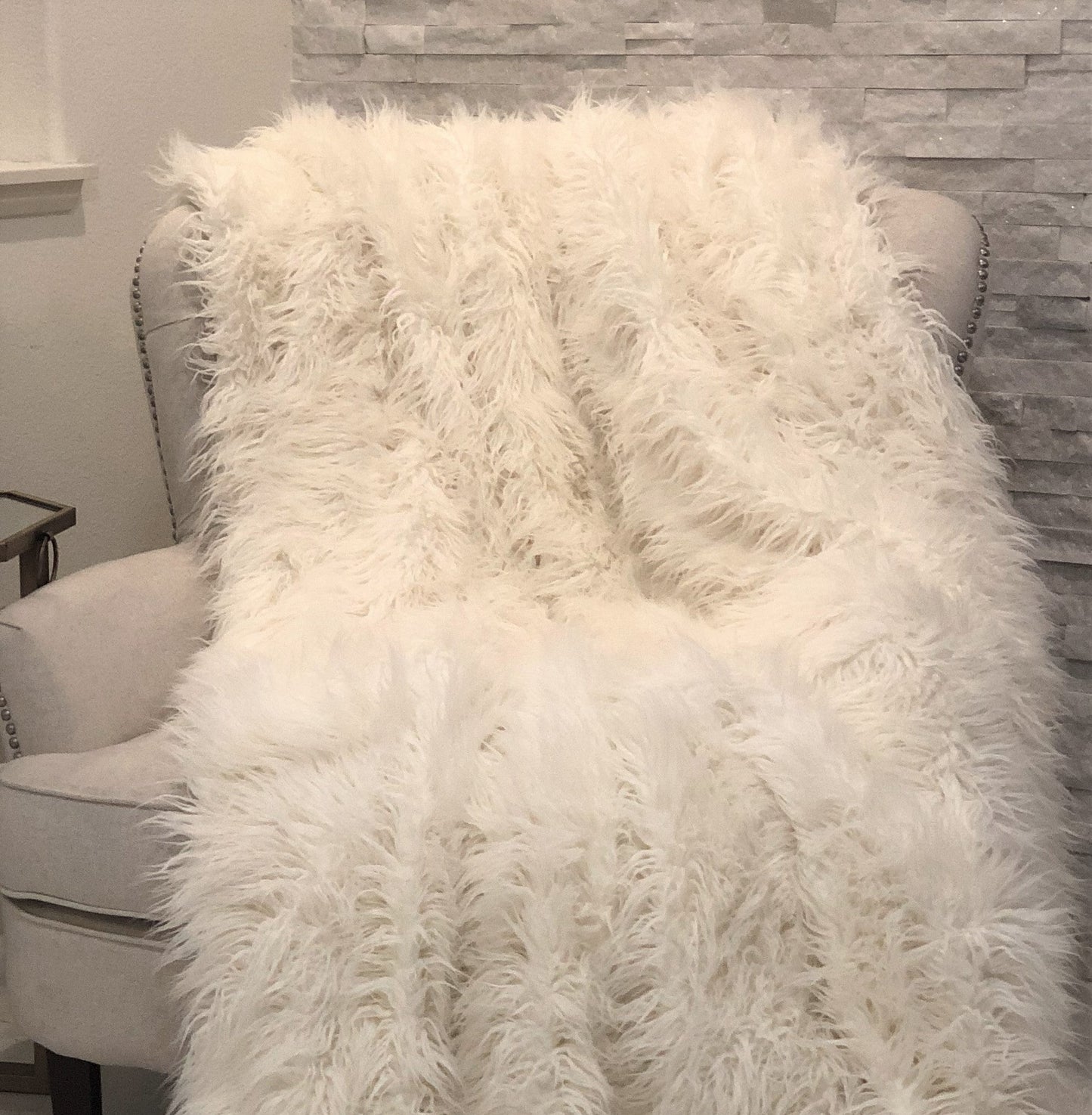 Mongolian Faux Fur Luxury Throw - Yoru Says