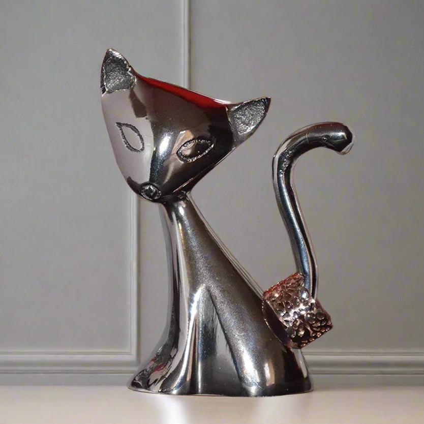 Vibhsa Cat Ring Holder (Silver) - Yoru Says